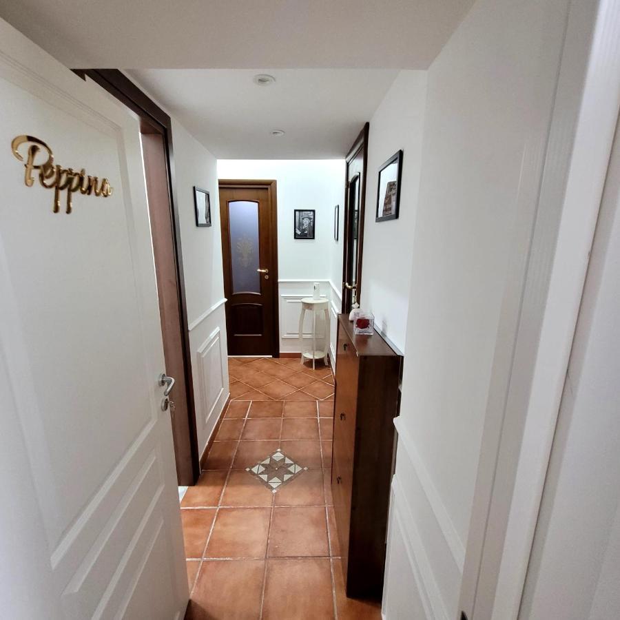 Perry Home Napoli Bagian luar foto